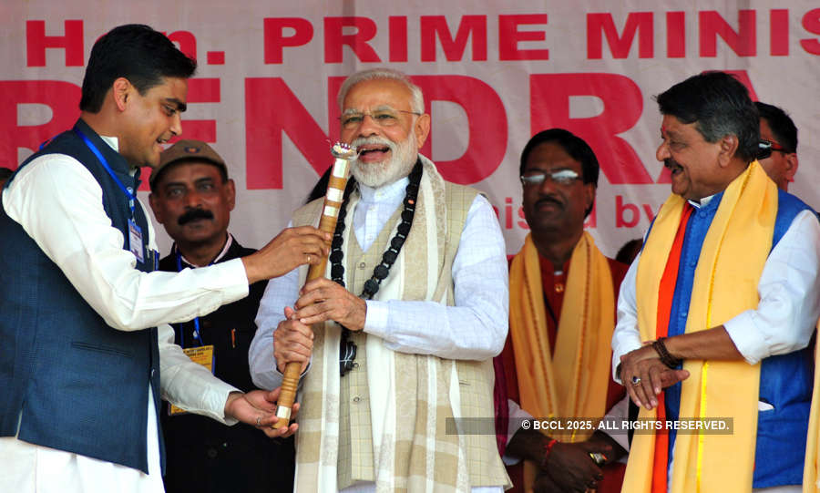 PM Modi holds rally in West Bengal