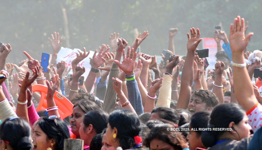 PM Modi holds rally in West Bengal