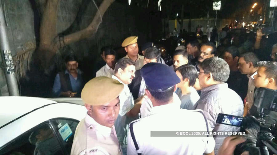 See how Kolkata cops drag CBI officials to thana