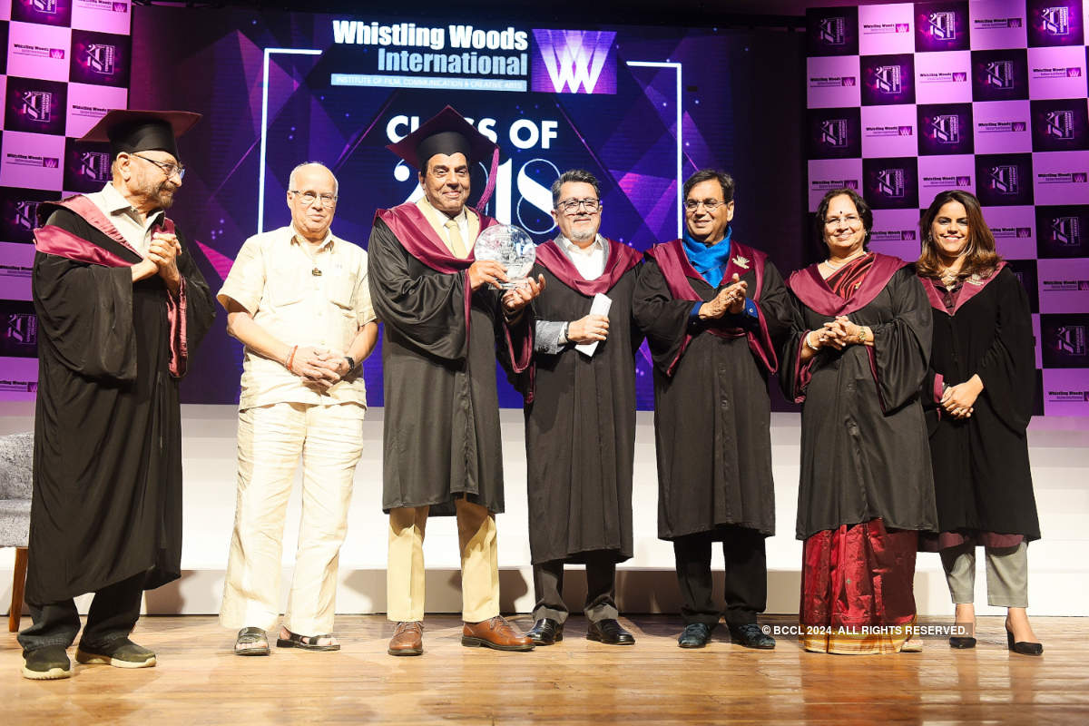 Dharmendra attends convocation ceremony of Whistling Woods
