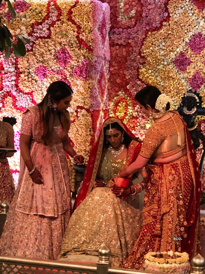 Akash Ambani-Shloka Mehta's wedding celebrations begin with Falguni Pathak’s special performance