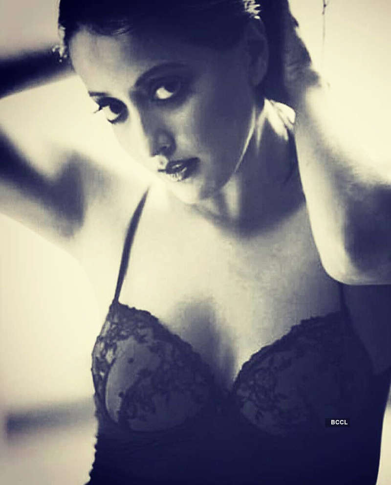 Alluring pictures of Raima Sen