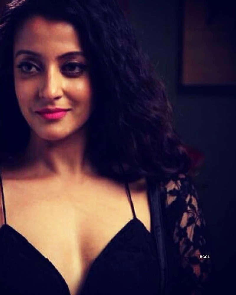 Alluring pictures of Raima Sen