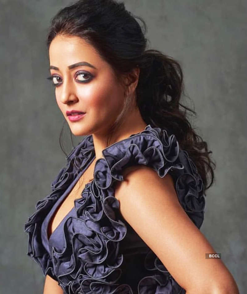 Alluring pictures of Raima Sen