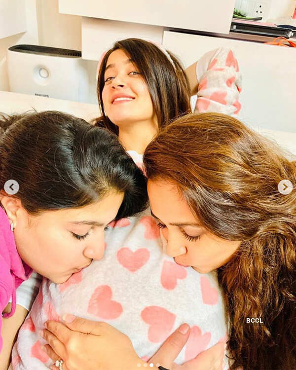 Surveen Chawla's pictures