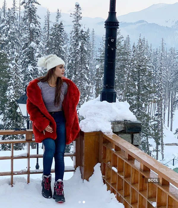 TV star Sreejita De shows off her bikini bod at -10°C temperature