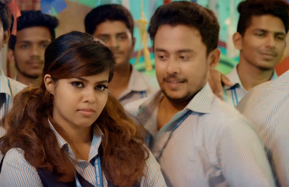 Oru-Adaar-Love8