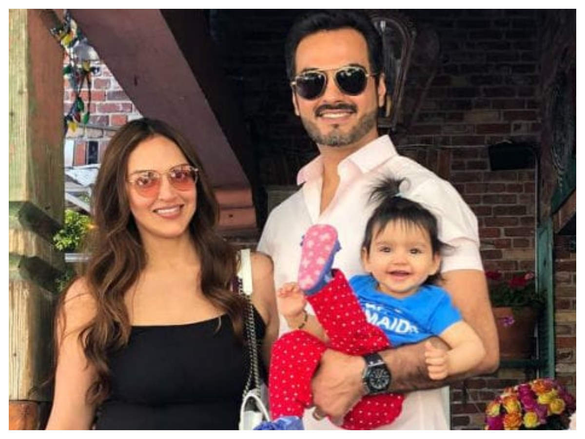 Pregnant Esha Deol reveals that her baby girl Radhya is excited to be a big sister