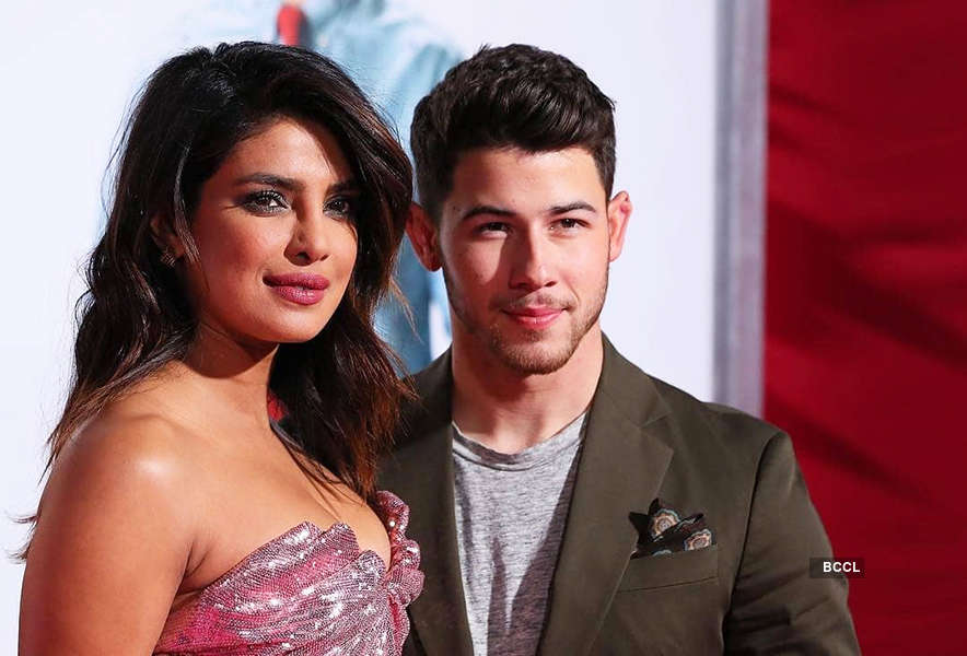 Priyanka Chopra’s new vacation selfie will make you pack your bags!