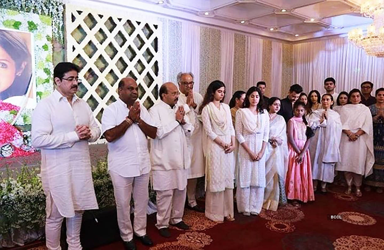 Sridevi's 3rd Death Anniversary: Boney Kapoor & daughters Janhvi Kapoor and Khushi Kapoor perform puja