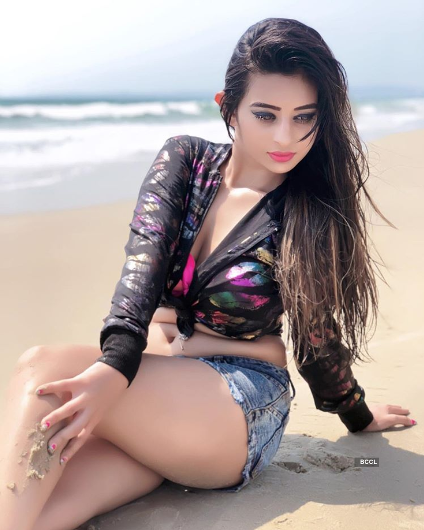 Internet sensation Ankita Dave's bold & sultry pictures go viral