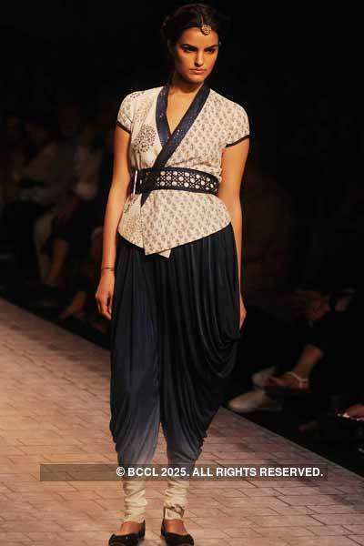 WIFW '11: Anju Modi