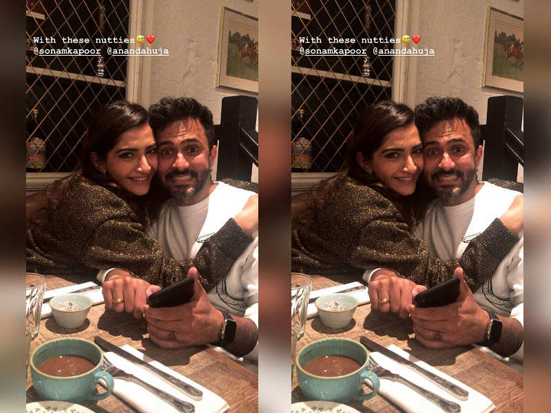 ​This photo of Sonam Kapoor and Anand Ahuja is all about love
