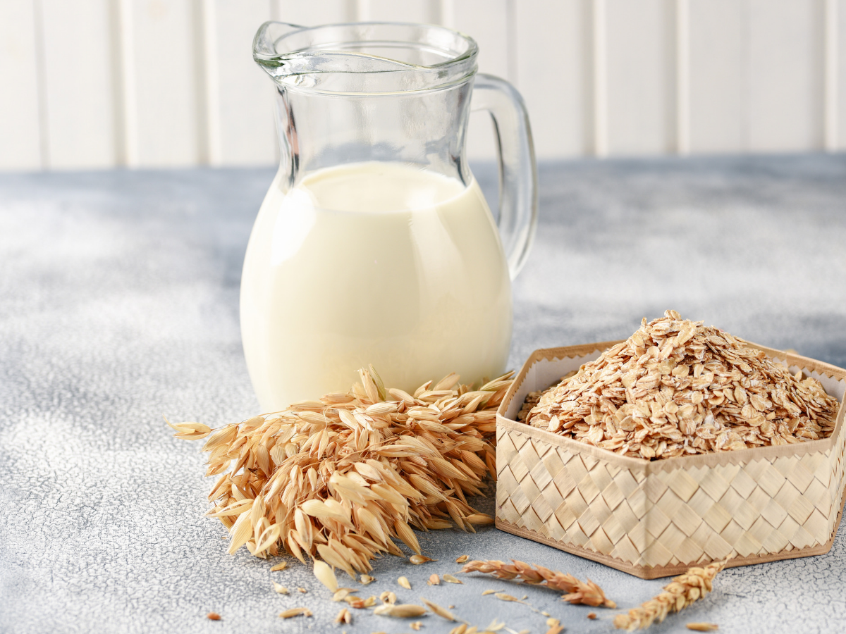 what-is-oat-milk-here-s-all-you-need-to-know-about-oat-milk-and-its