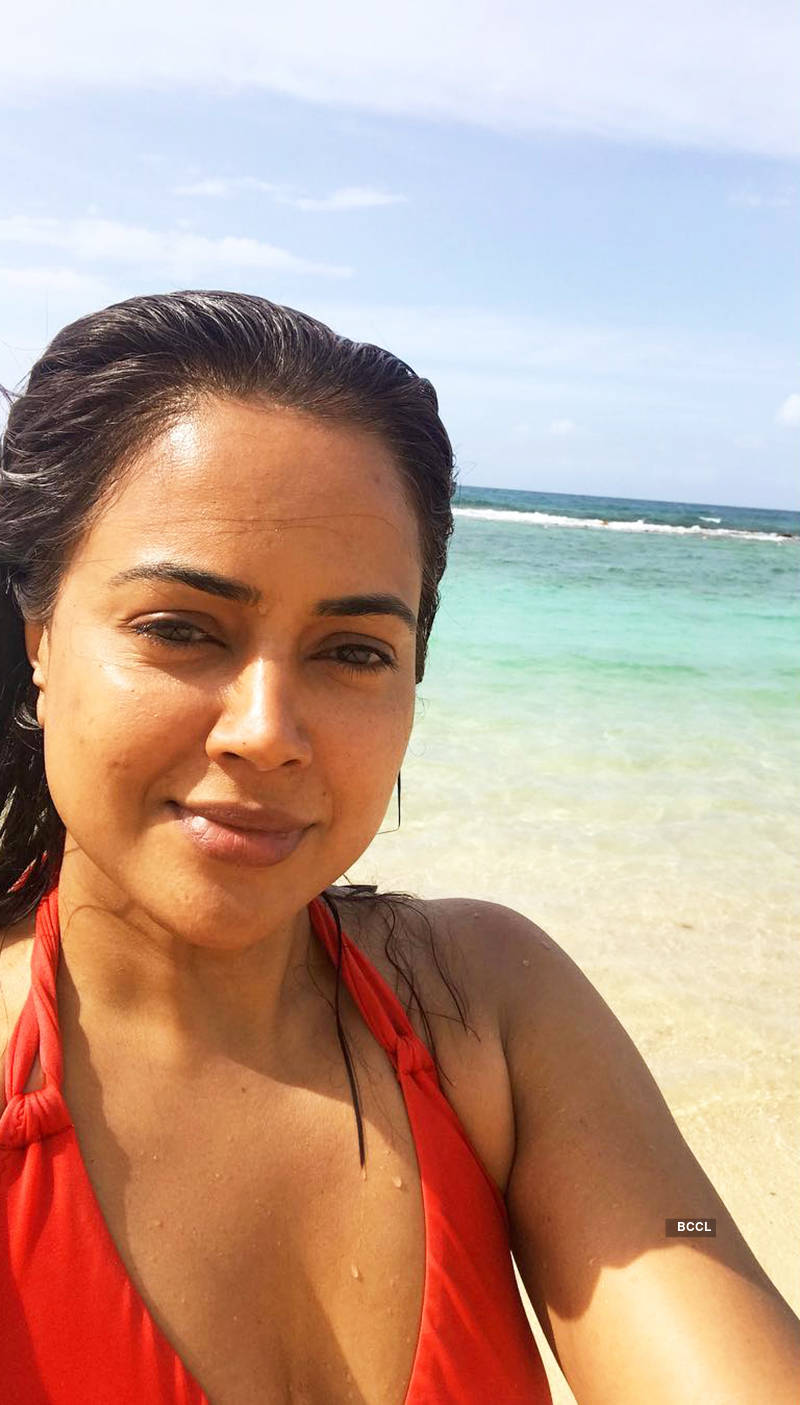 Sameera Reddy shares the first photo of her baby girl