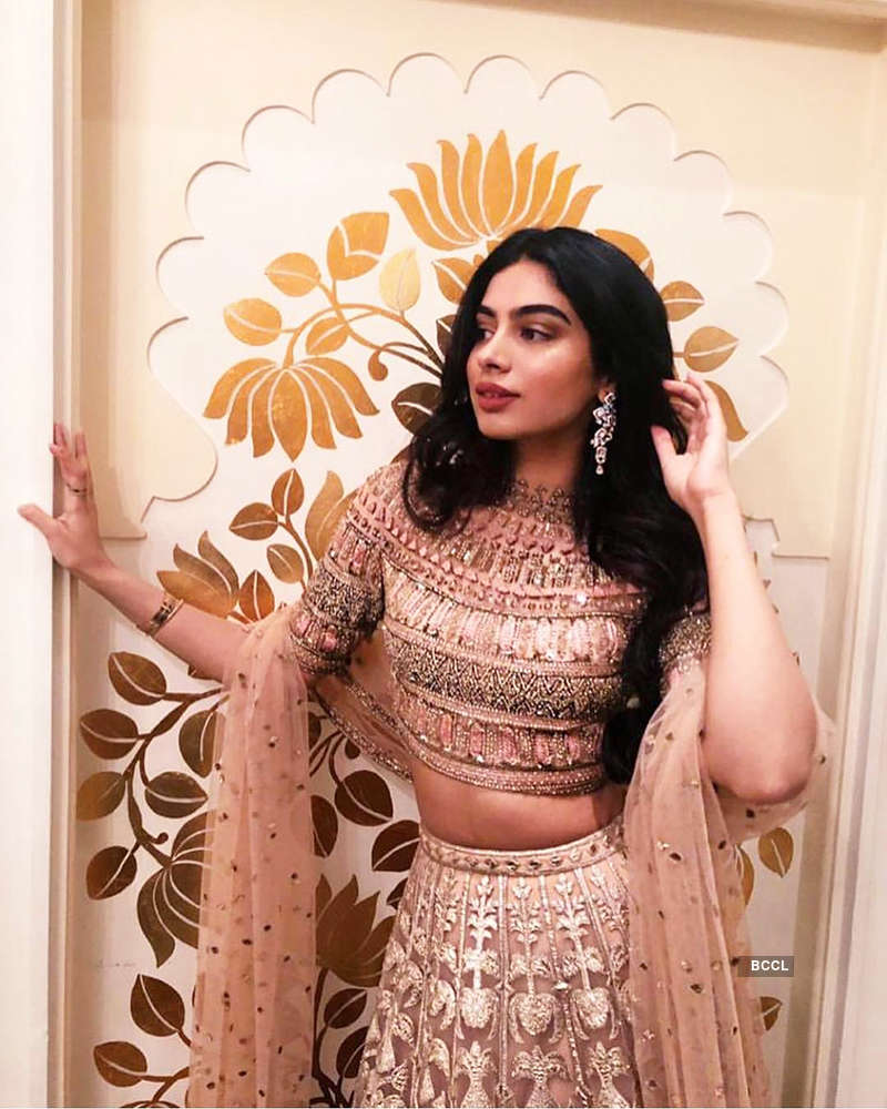 Khushi Kapoor’s Captivating Pictures In These Trendy Outfits Are Surely ...