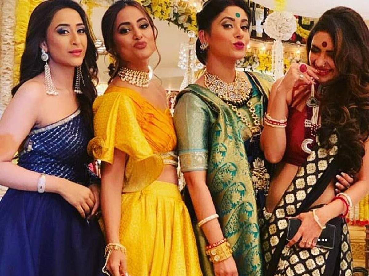 Cast of Kasautii Zindagii Kay has a blast on sets, see pictures from