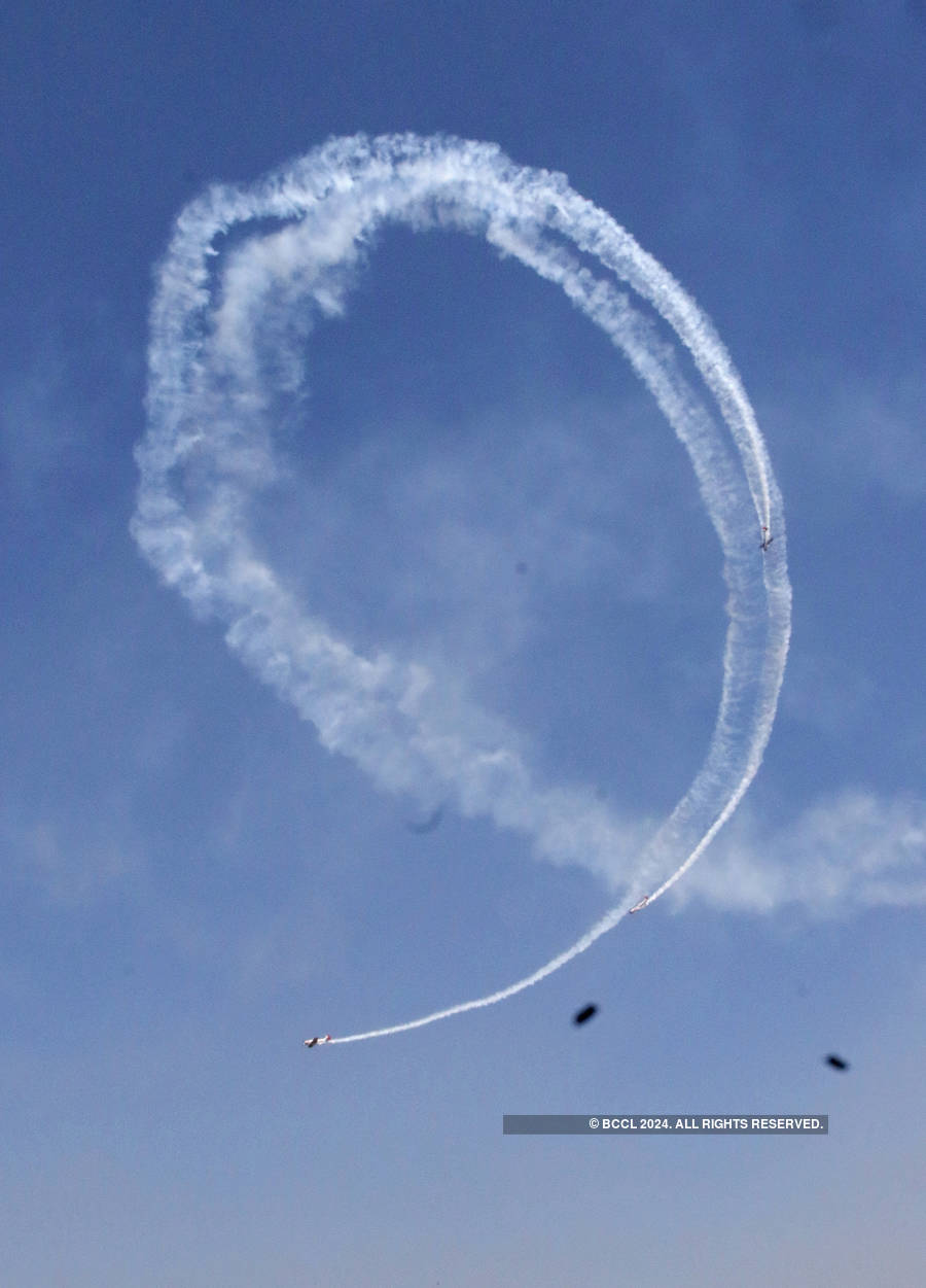 Aero India 2019: Pilots perform death-defying stunts