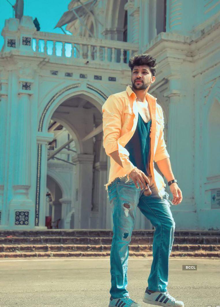 Music sensation Shaurya Khare is all set for his debut in films