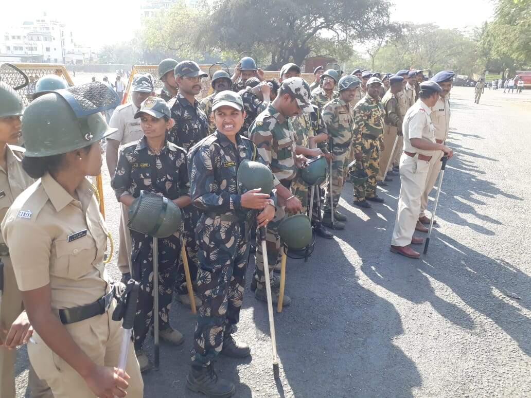 Photos of thousands of farmers begin Kisan Long March 2.0 from Nashik to Mumbai...