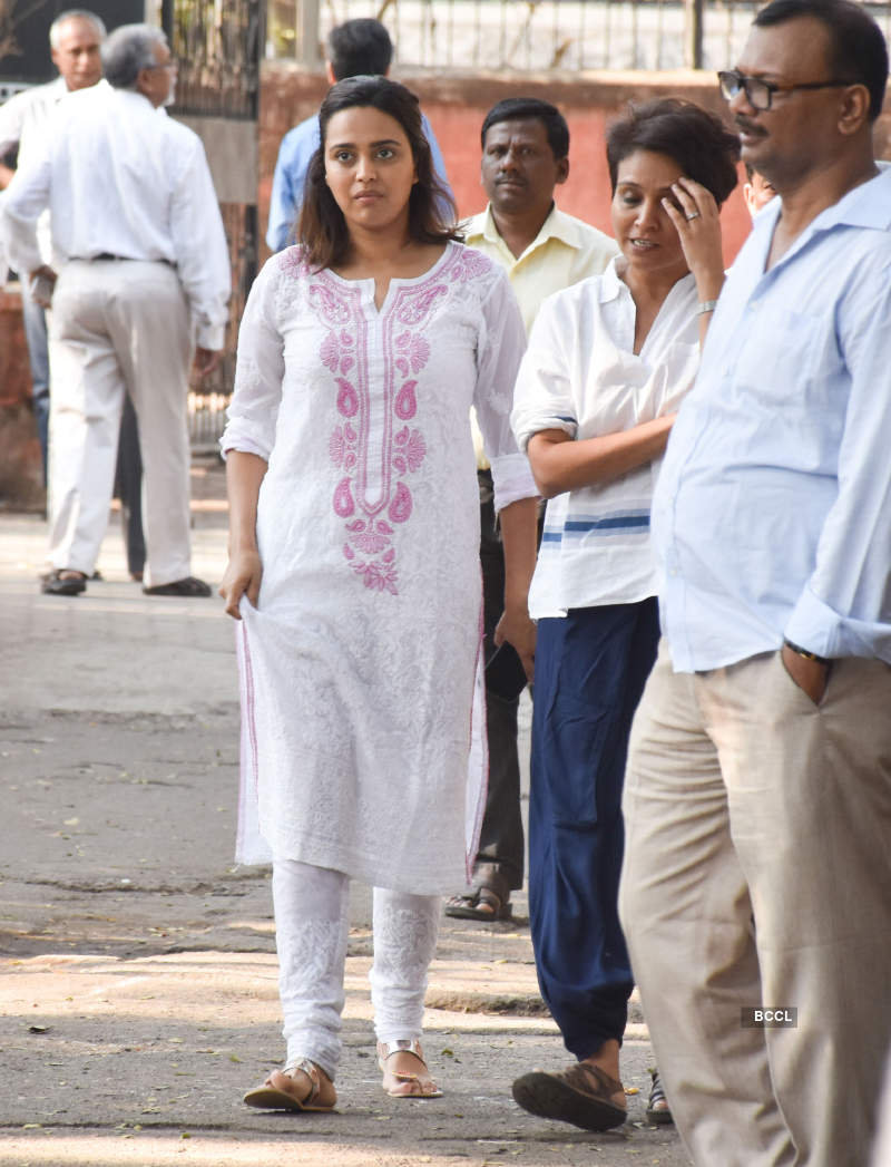 Swara Bhasker, Mahesh Bhatt, Bhagyashree and others pay last respects to Sooraj Barjatya’s father Raj Kumar Barjatya