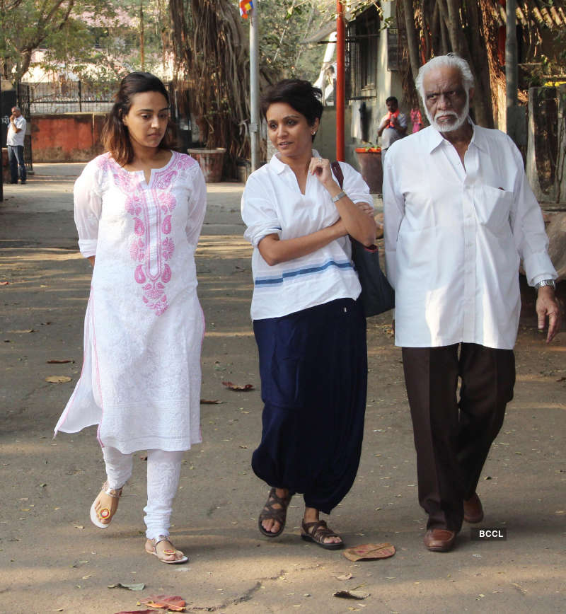 Swara Bhasker, Mahesh Bhatt, Bhagyashree and others pay last respects to Sooraj Barjatya’s father Raj Kumar Barjatya