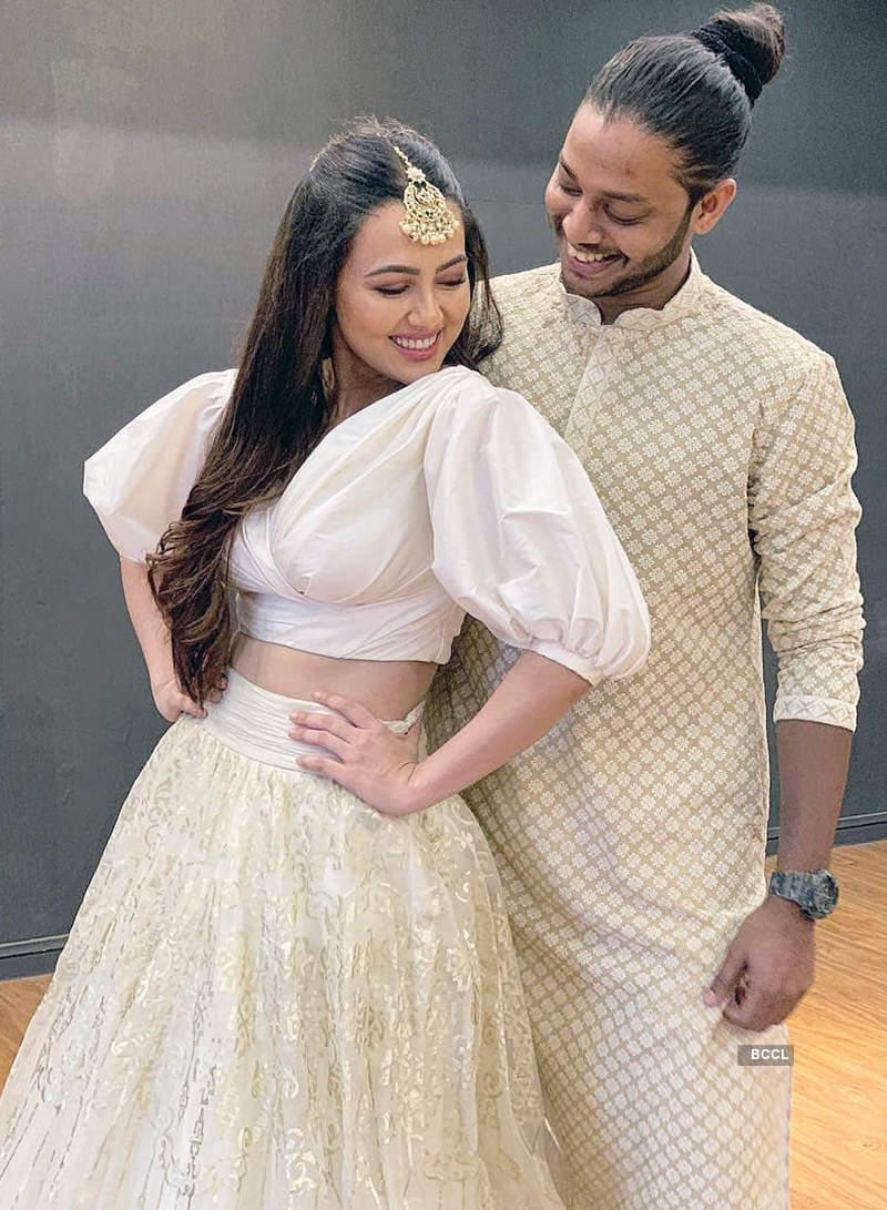 Romantic pictures of much-in-love couple Sana Khaan and beau Melvin Louis