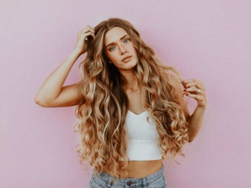 Techniques To Get Wavy Hairstyles Easily At Home