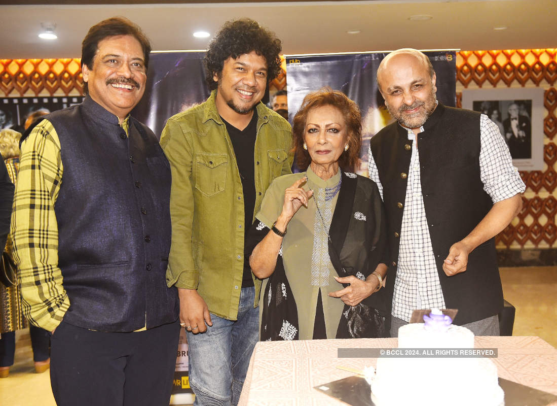 Chitra Singh and Papon celebrate Jagjit Singh's 78th birthday