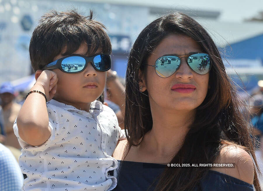 Aero India 2019: Pilots perform awe-inspiring stunts