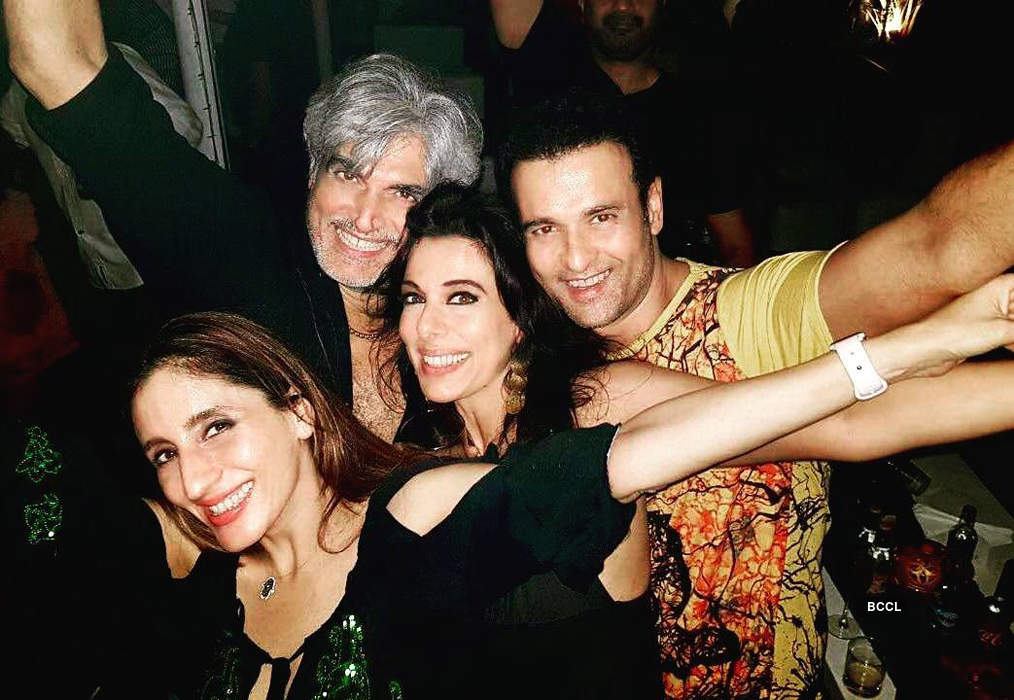 Pooja Bedi gets engaged to boyfriend Maneck Contractor