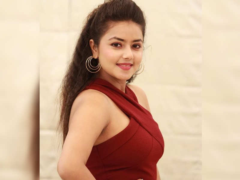 Photo: Monalisa Bagal looks drop dead gorgeous in her red outfit
