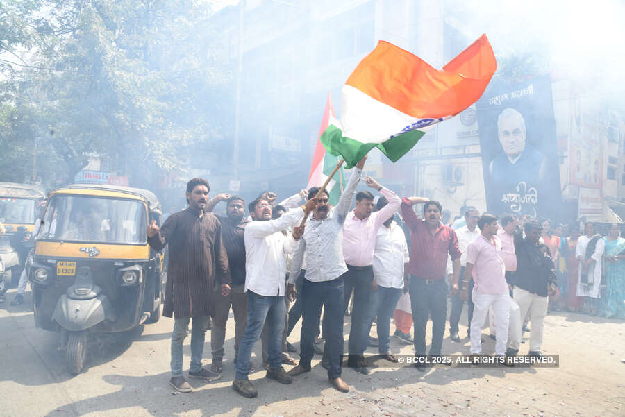People celebrate IAF's strike inside Pakistan 