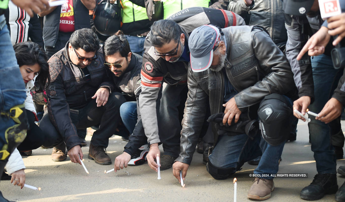 Superbikers pay tribute to Pulwama attack martyrs