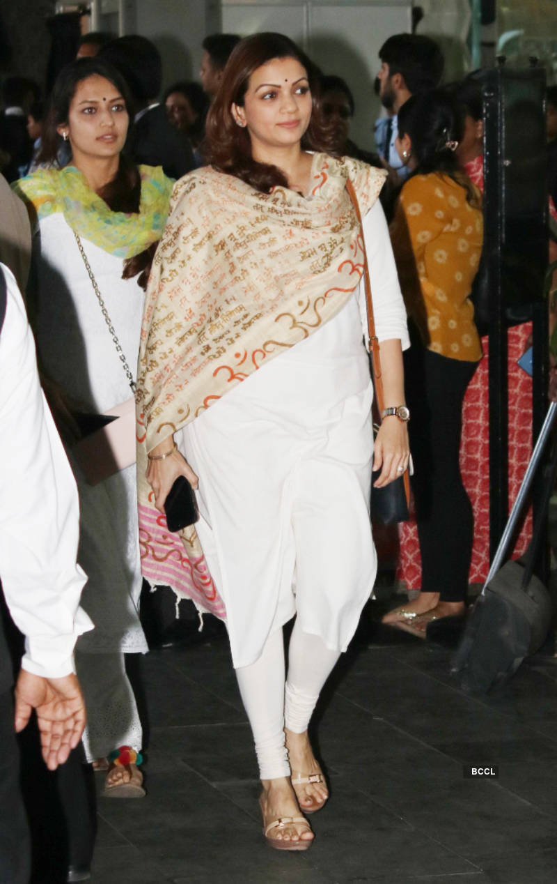 Salman Khan, Tabu, Madhuri Dixit and other celebs attend Raj Kumar Barjatya's prayer meet