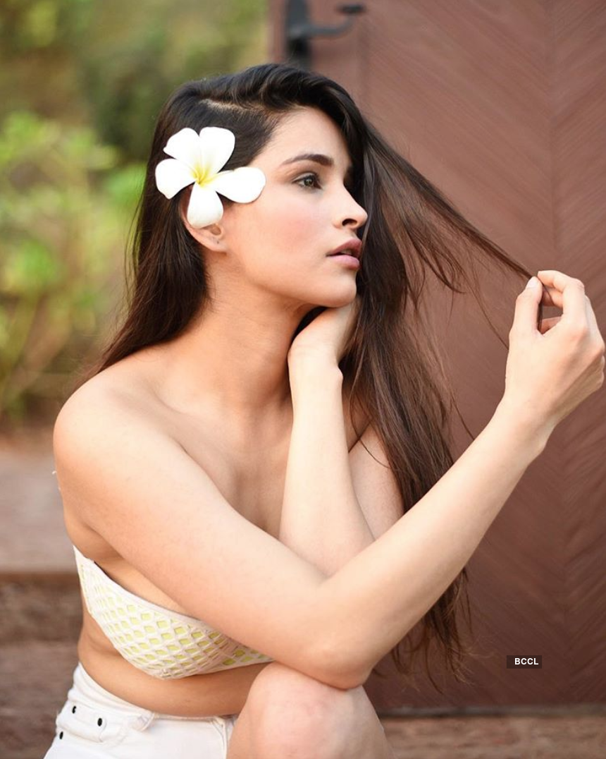 Actress Chetna Pande is on a travelling spree & making us jealous with her sumptuous pictures