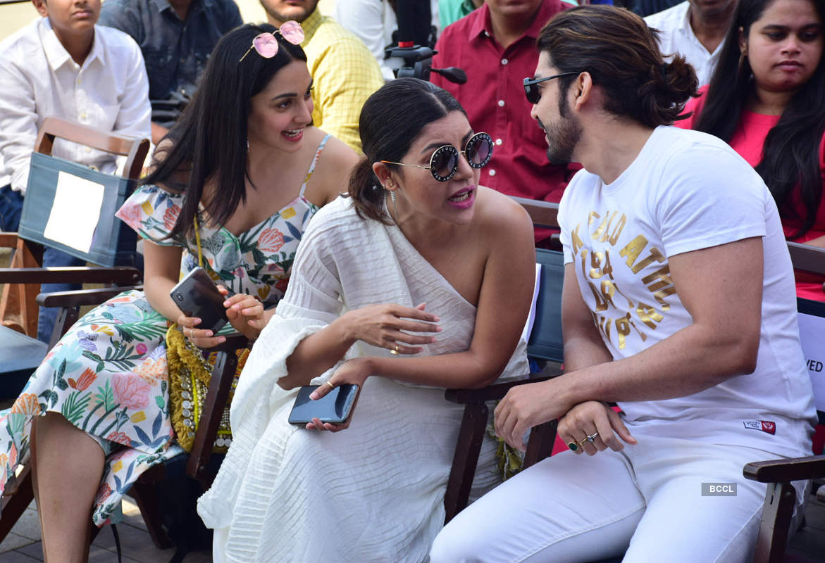 Hrithik Roshan and Ameesha Patel reunion pics will make 'Kaho Naa Pyaar Hai' fans nostalgic