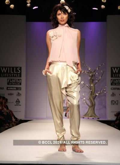 WIFW' 11: Urvashi Kaur