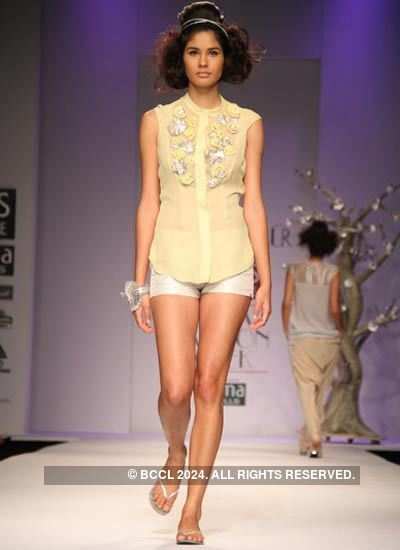 WIFW' 11: Urvashi Kaur