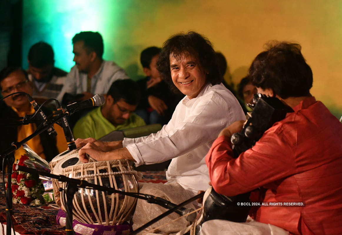 Ustad Zakir Hussain Performs At Bharat Bhavan Photogallery - ETimes