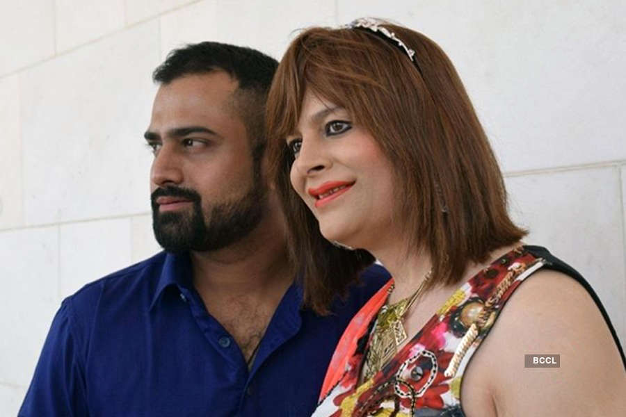 Bobby Darling seeks divorce from husband