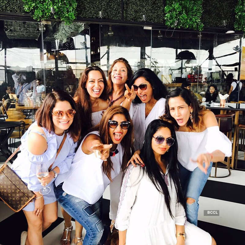 Arzoo Govitrikar's pictures