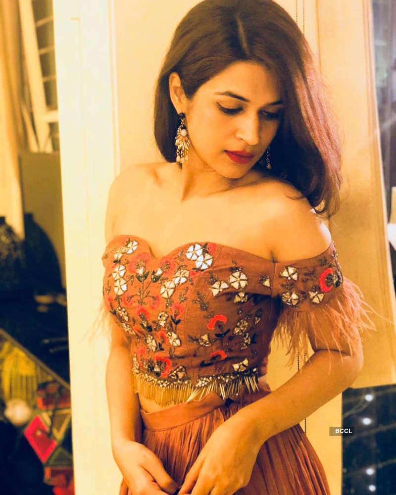 These 25 pictures of Shraddha Das prove that she is a complete stunner