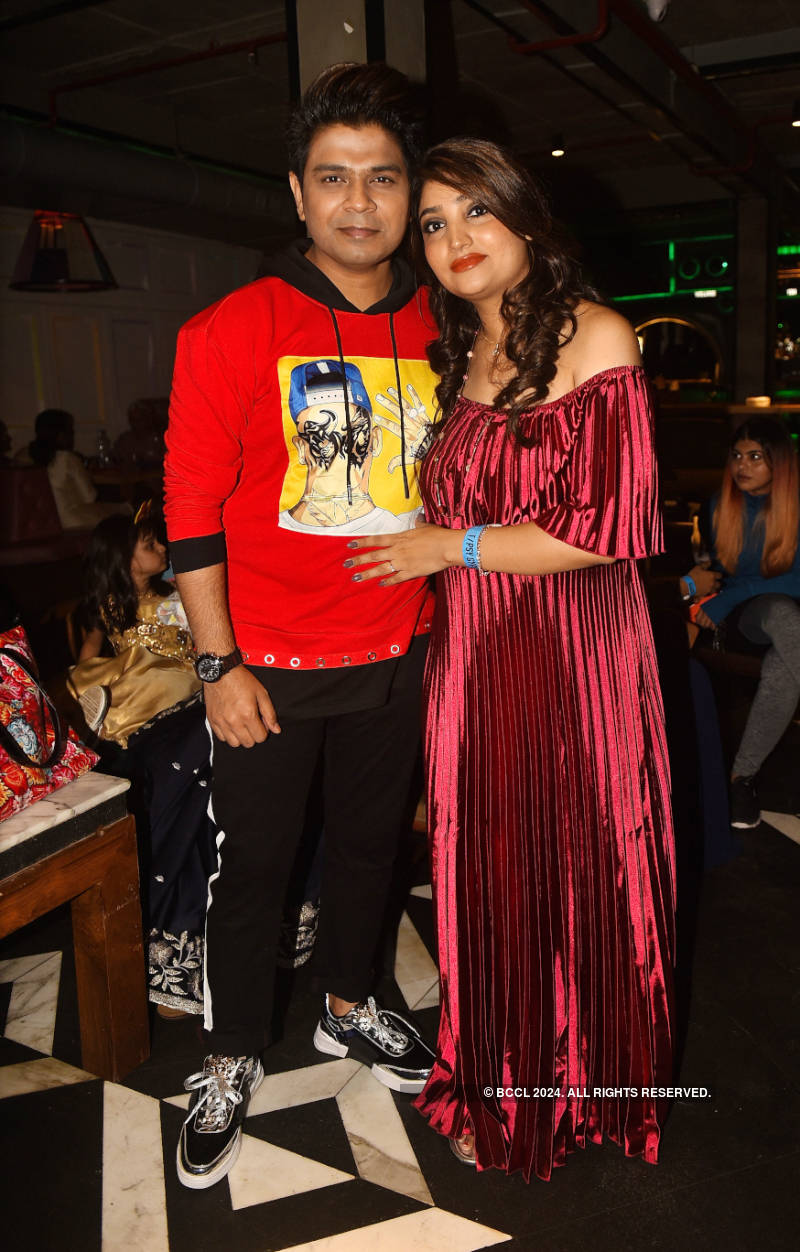 Singer Ankit Tiwari rings in his birthday with family and friends