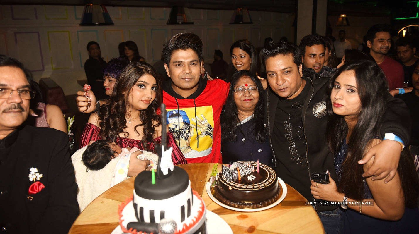 Singer Ankit Tiwari rings in his birthday with family and friends