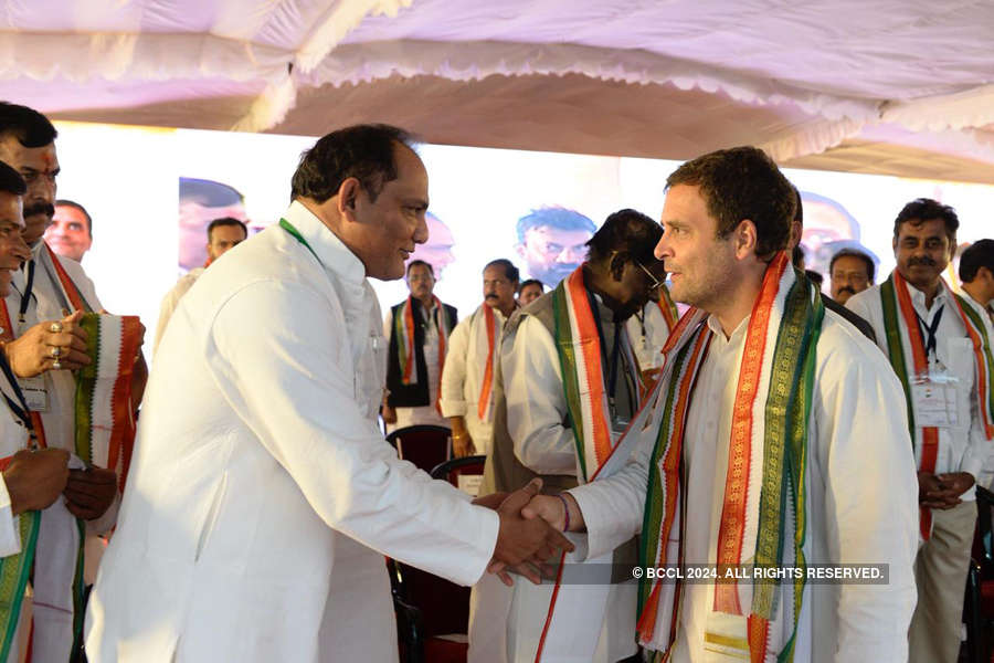 Rahul Gandhi holds rally in Shamshabad