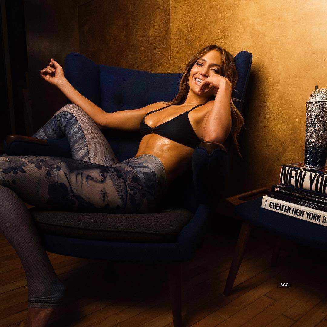 Singer Jennifer Lopez steams up the cyberspace with her bewitching pictures