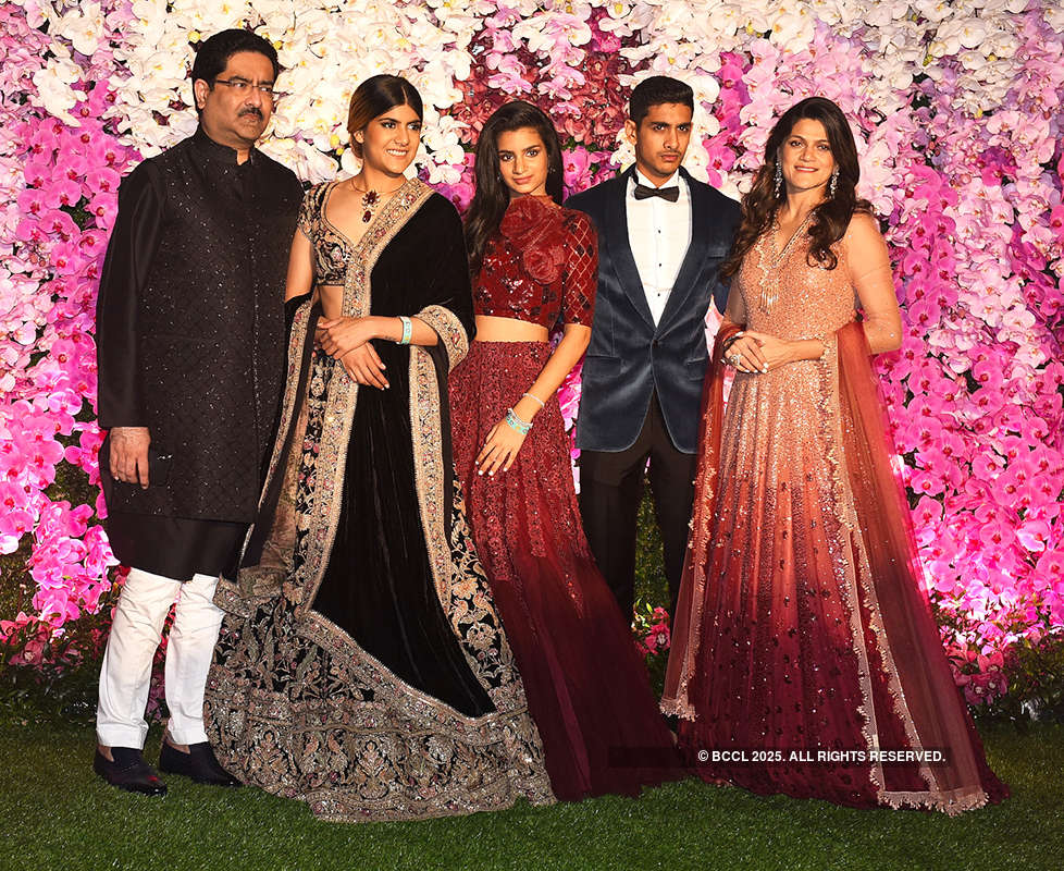 Newly-weds Akash Ambani and Shloka Mehta burn the dance floor as Maroon 5 performs