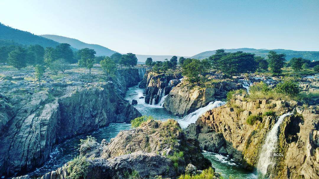 30 stunning pictures that will make you want to visit spectacular Hogenakkal Falls
