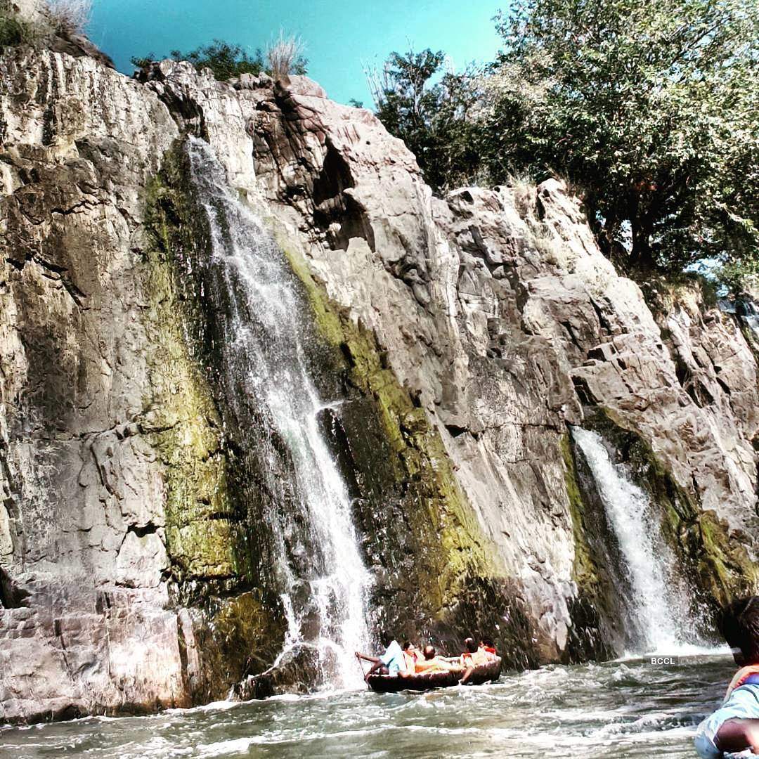 30 stunning pictures that will make you want to visit spectacular Hogenakkal Falls